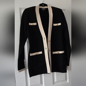 Structured cardigan with gold buttons